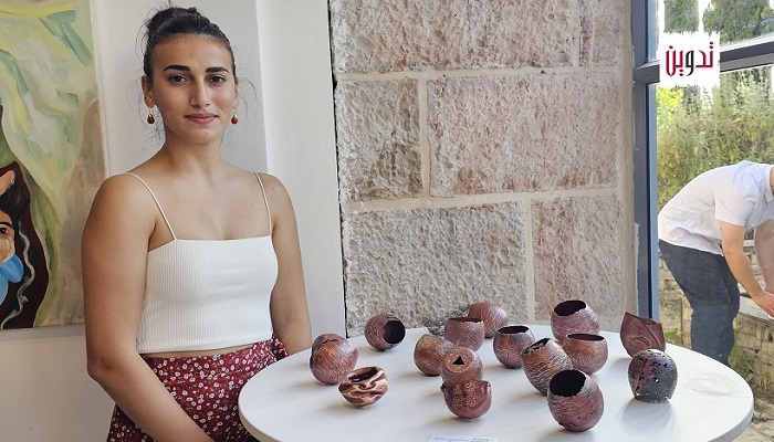منح جائزة معرض الربيع الأولى إلى السورية هاجر خاطر عن عملها 