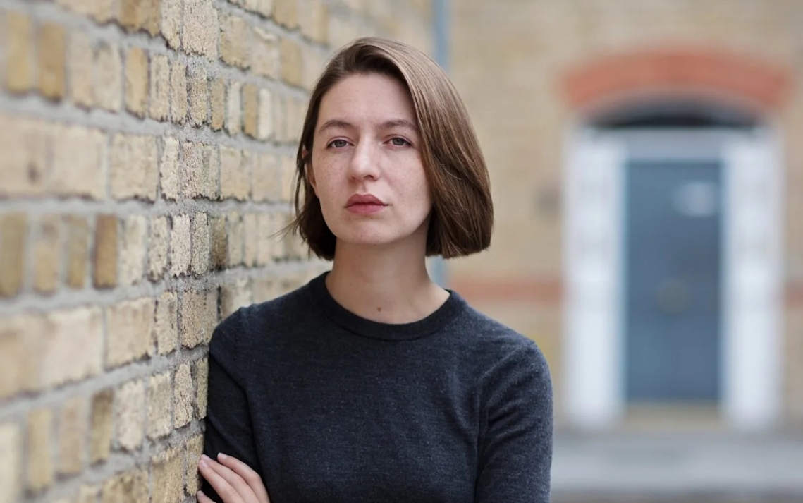 دعم سالي روني لـ 