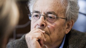 أدونيس يدعو لتغيير